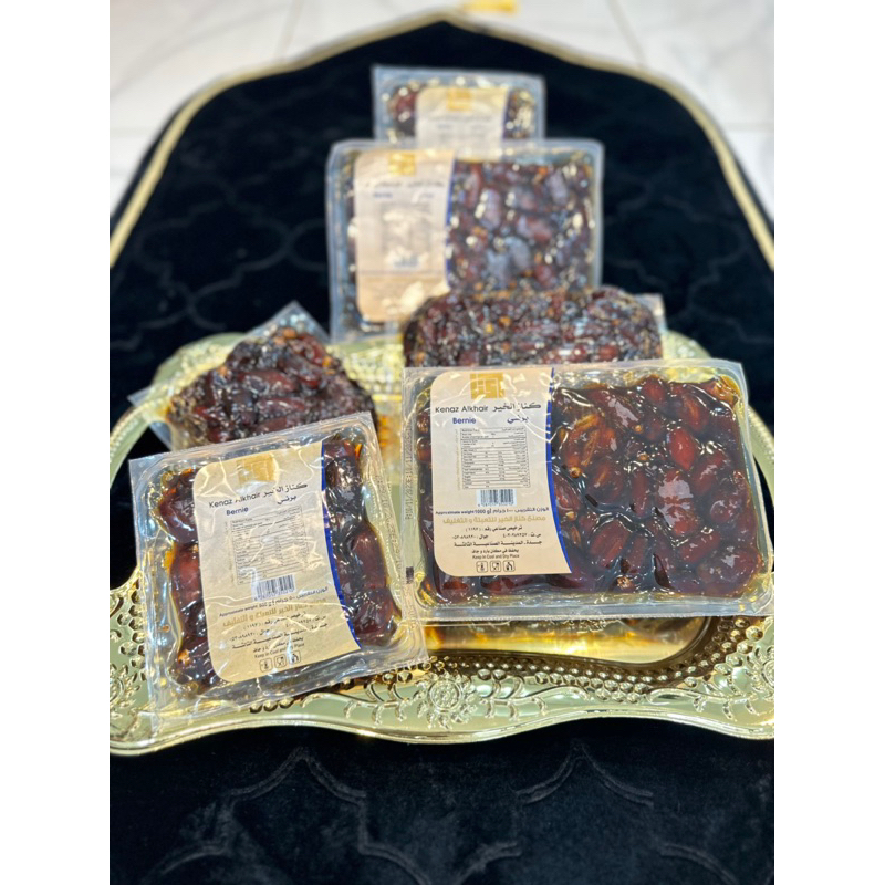 

Kurma Vacume Barnie Bernie Saudi Dates Kemasaan 1kg dan 500gr