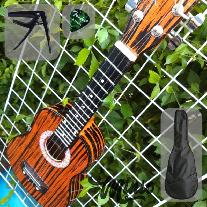 Ukulele SK Senar 4 Paket Komplit ( Ukulele + Pick + Tas + Capo )
