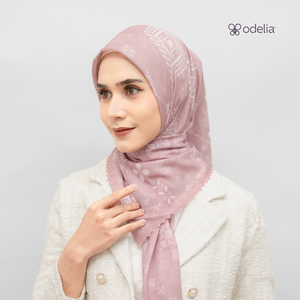 Odelia - Coral haze | Ethnique Scarf | Hijab segi empat motif