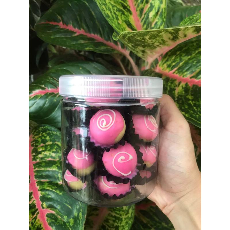

PROMO KUE LEBARAN Strawberry Ball