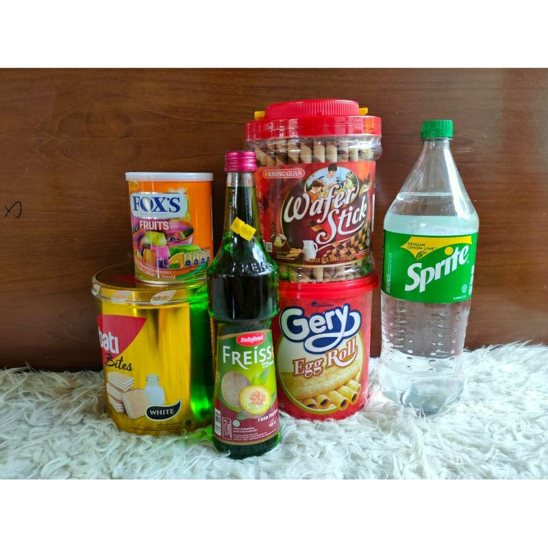 

aneka jajan kalengan (nabati,yupi,dilan,jelly inaco, my jelly)