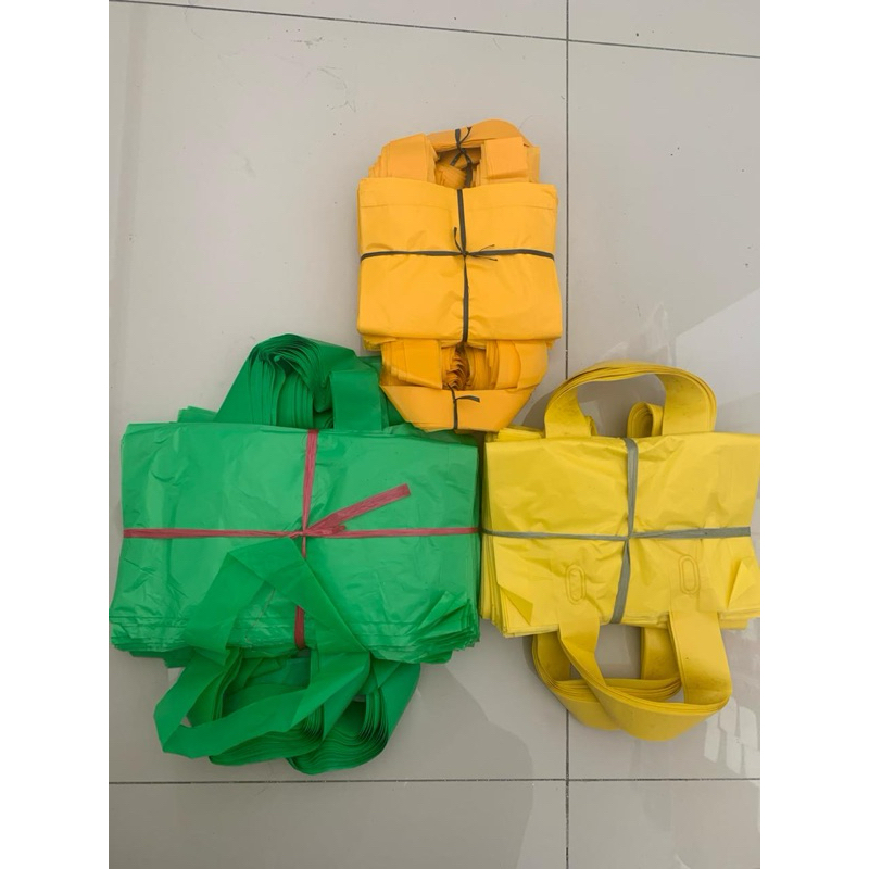 kantong kresek tali / tas mall tersedia berbagai jenis ukuran dan warna