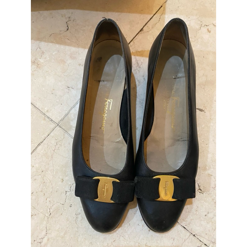 Salvatore Ferragamo preloved