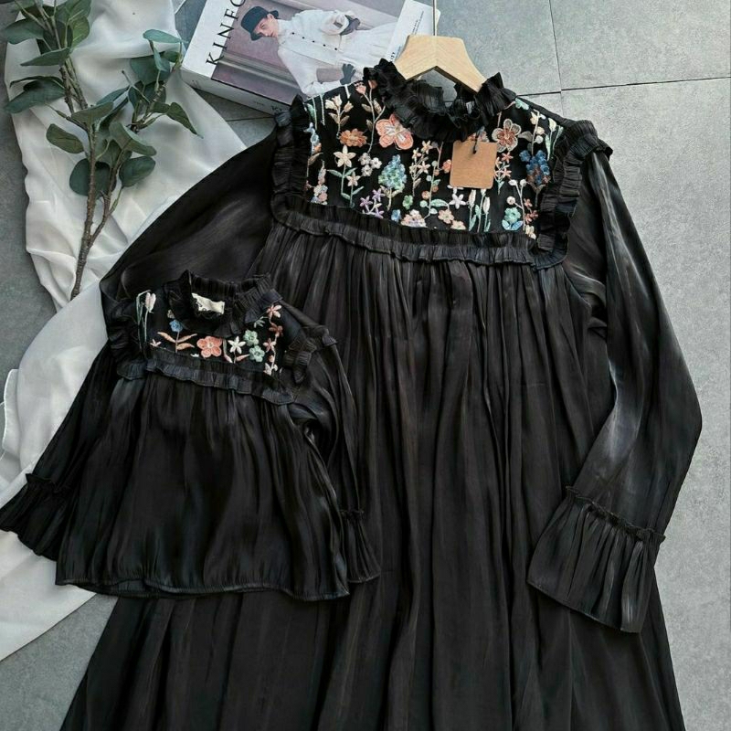 Gardenia Shimmer Curly Black Kids M by oclo