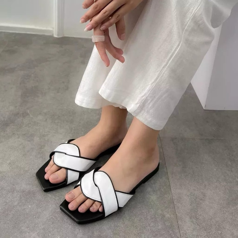 ANUGRAH_STORE.ID - KIMMY Sandal Wanita  Teplek Korea Casual Sendal Slop Empuk Flat Cewek Kasual Ruma