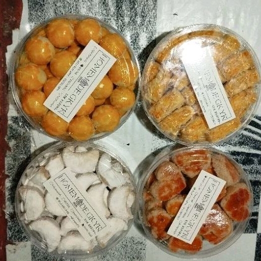 

Paket 4 Toples Kue Kering, Kue Nastar, Kue Kastengl, Putri Salju, Kue Kacang