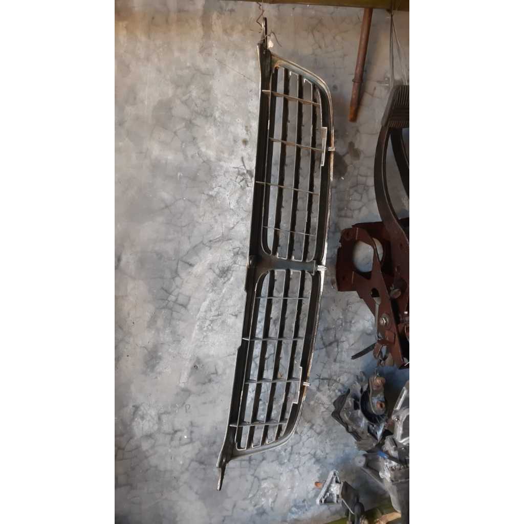 Grill Corolla AE112