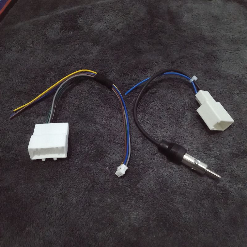 Soket kecil nakamichi NA3101i plus soket antena radio toyota female