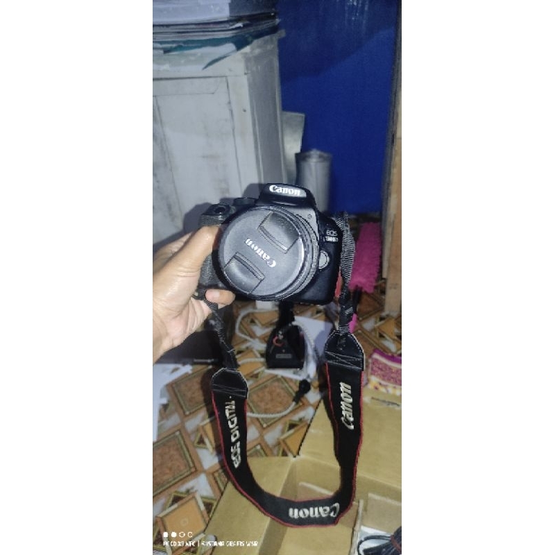 kamera canon 1300D + lensa KIT 18-55mm Bekas