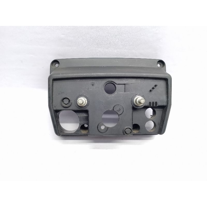 COVER BAWAH SPIDOMETER SPEDOMETER KILOMETER SPEEDOMETER BAGIAN BAWAH HONDA WIN 100 ORIGINAL ASLI HON