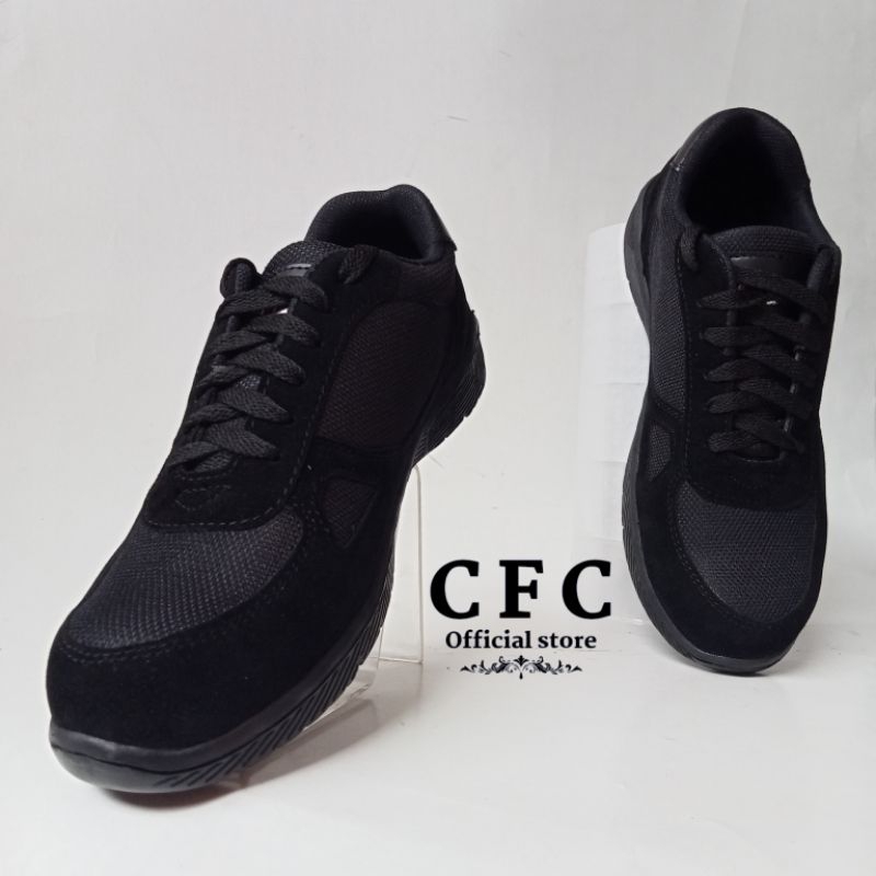 Sepatu Safety Sporty Pria Kerja Lapangan / Sepatu Sneakers ujung besi Kasual