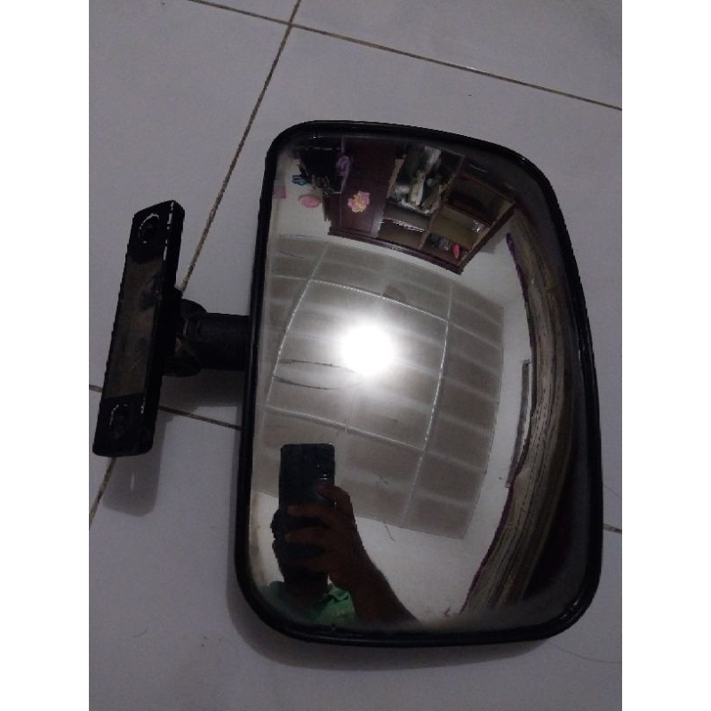 spion pintu truck