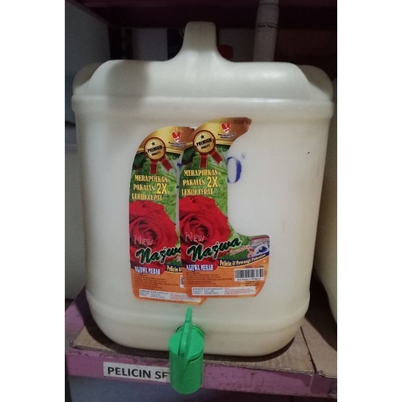 PELICIN PELEMBUT dan PENGHARUM Setrika MAWAR MERAH NAJWA 1 Liter (Repack Botol)