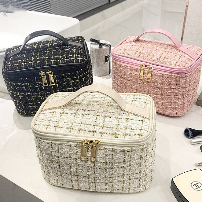 [REALPICT] Tas Makeup Rajut Sederhana Berkapasitas Besar dengan Gaya ala Small Chanel / Cocok untuk 