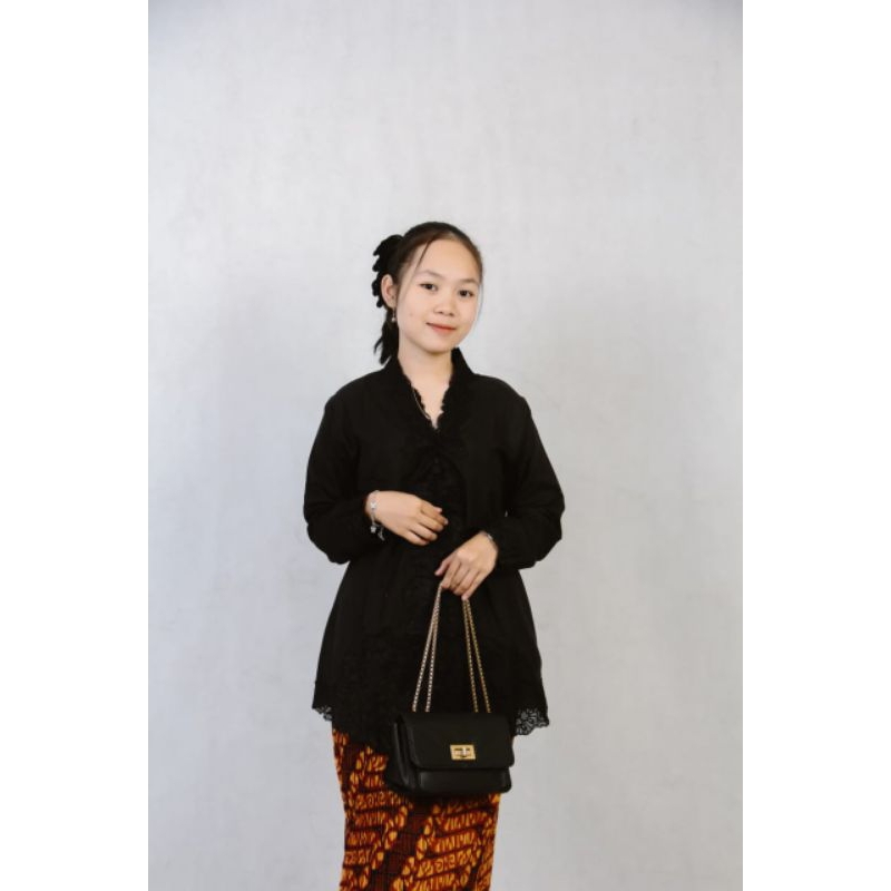 Kebaya polos Hitam