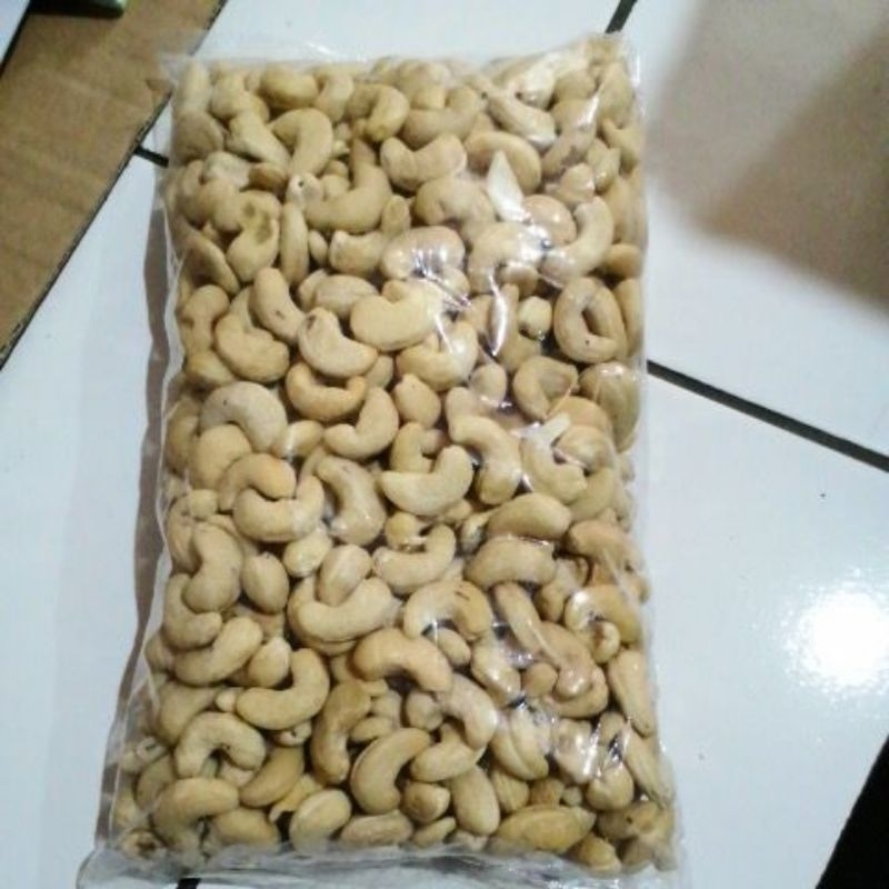 

Kacang mede / kacang mente utuh