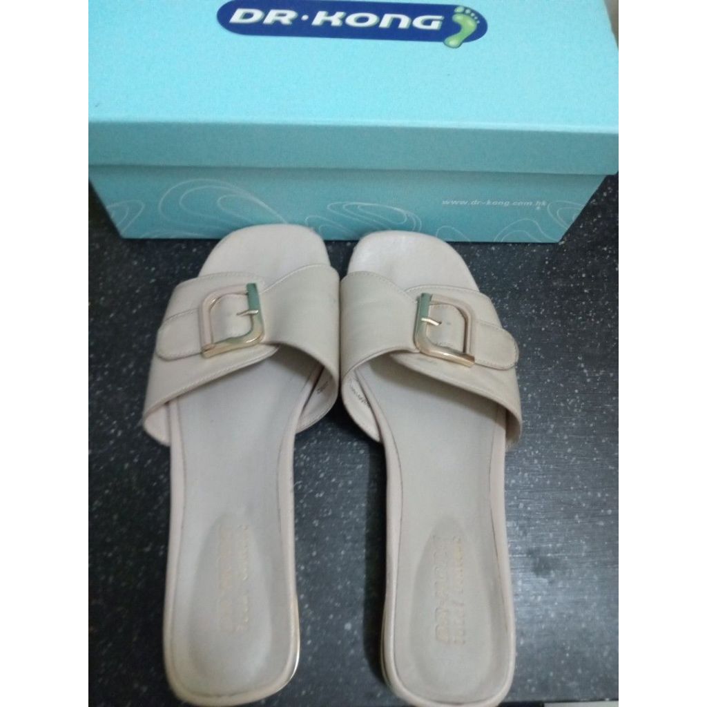 Sandal wanita merk DR KONG no. 39