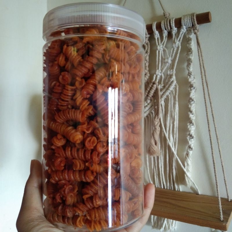 

COD makaroni spiral pedas daun jeruk kemasan botol 1000 ml / makanan ringan / kriuk / jajanan / cemilan / oleh oleh