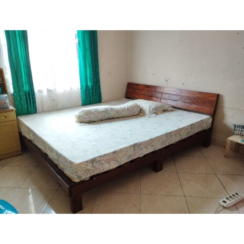 DIPAN TEMPAT TIDUR KAYU JATI BELANDA