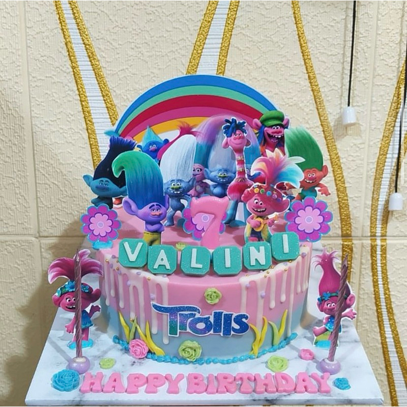 

Pinata Cake trolls