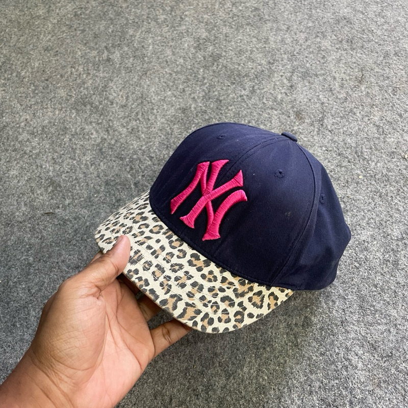 topi visor pendek mlb