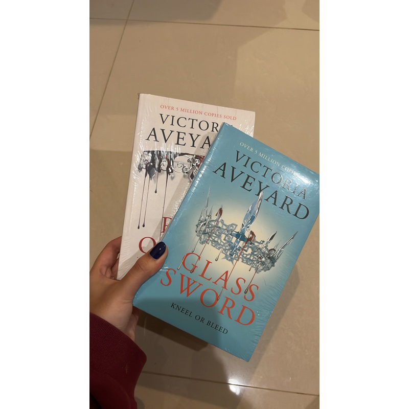 RED QUEEN & GLASS SWORD