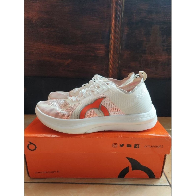 ortuseight hypersonic 1.3 likenew