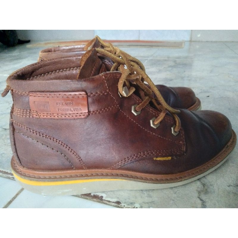 Sepatu CATERPILLAR Moctoe