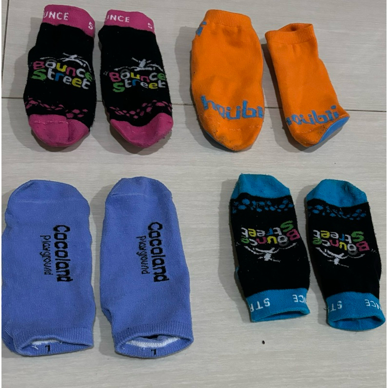 Preloved Kaos Kaki Playground