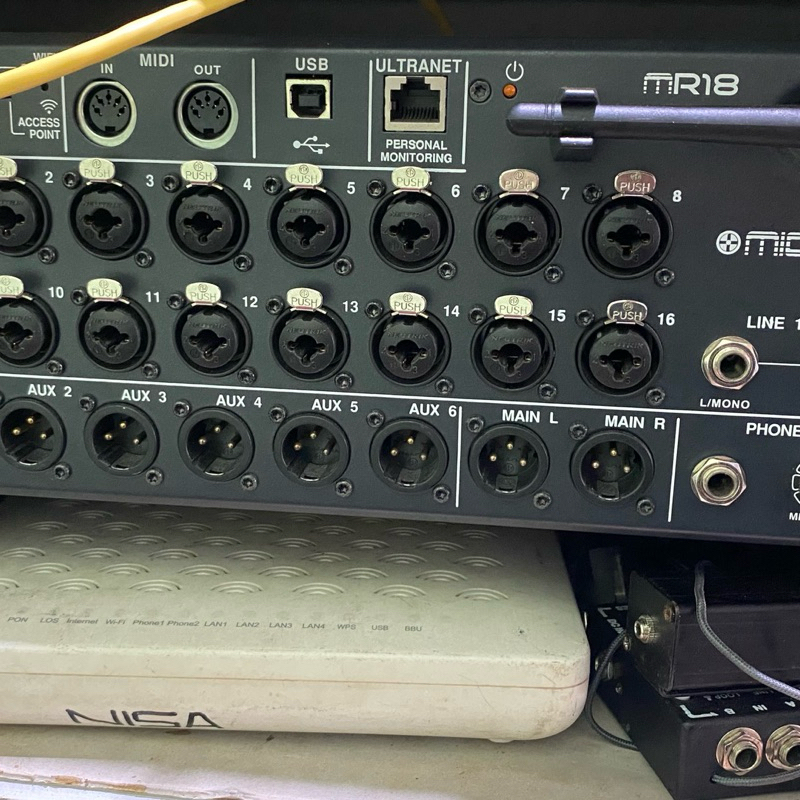 Mixer Digital Midas MR 18