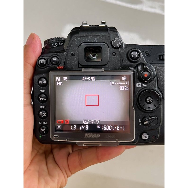 Nikon D7000 Lensa Kit 18-55mm