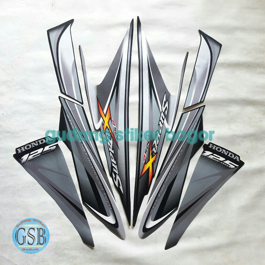 STICKER STRIPING BODY MOTOR SUPRA X 125 2010 STD FULL HITAM-SILVER