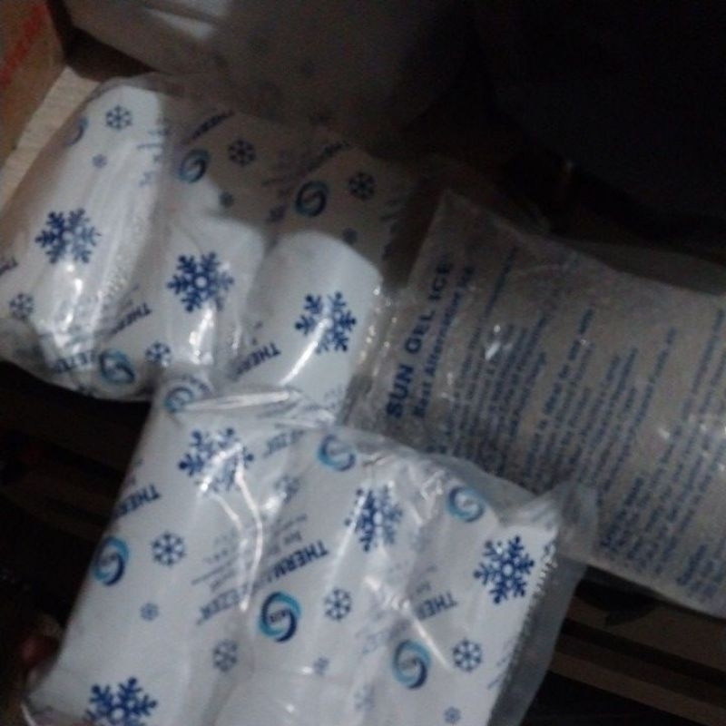 ice gel / es gel / ice gel beku / es gel biasa