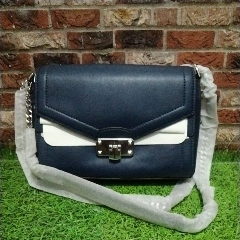 tas shoulder  flap Mk kinsley