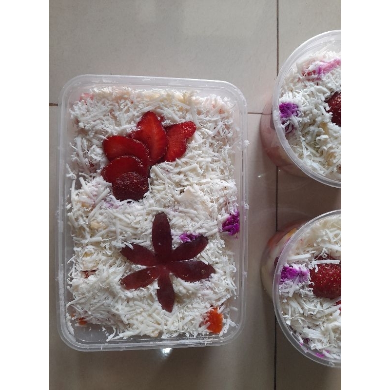 

salad buah full toping
