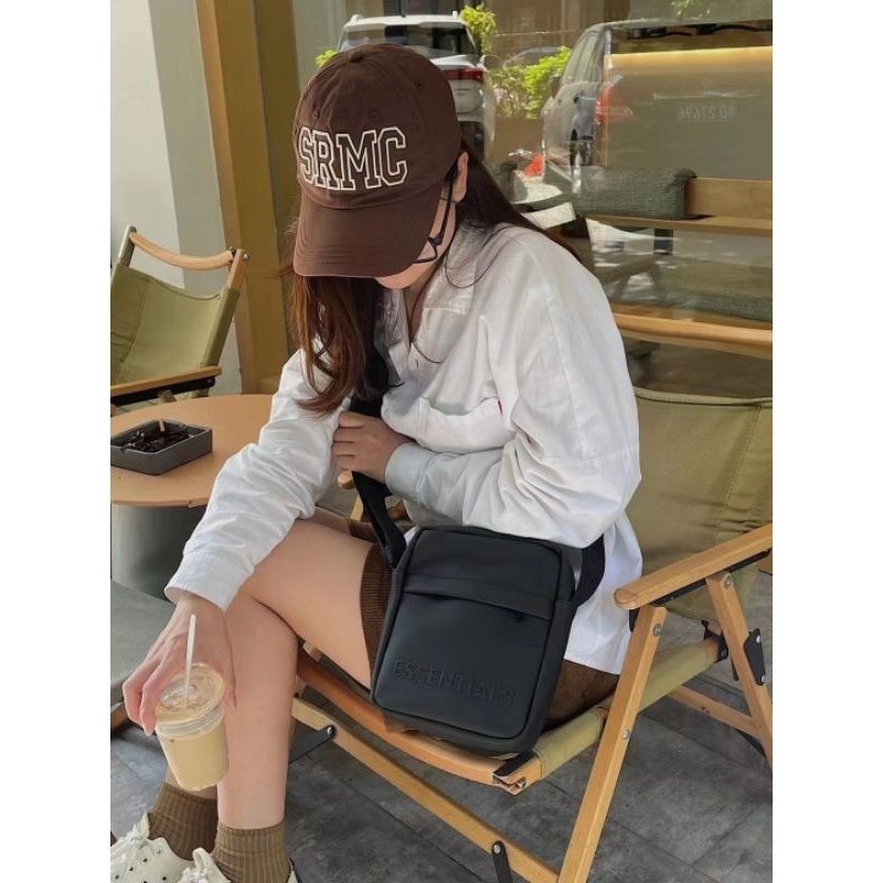 Tas selempang FOG Essentials Solid Shoulder bag