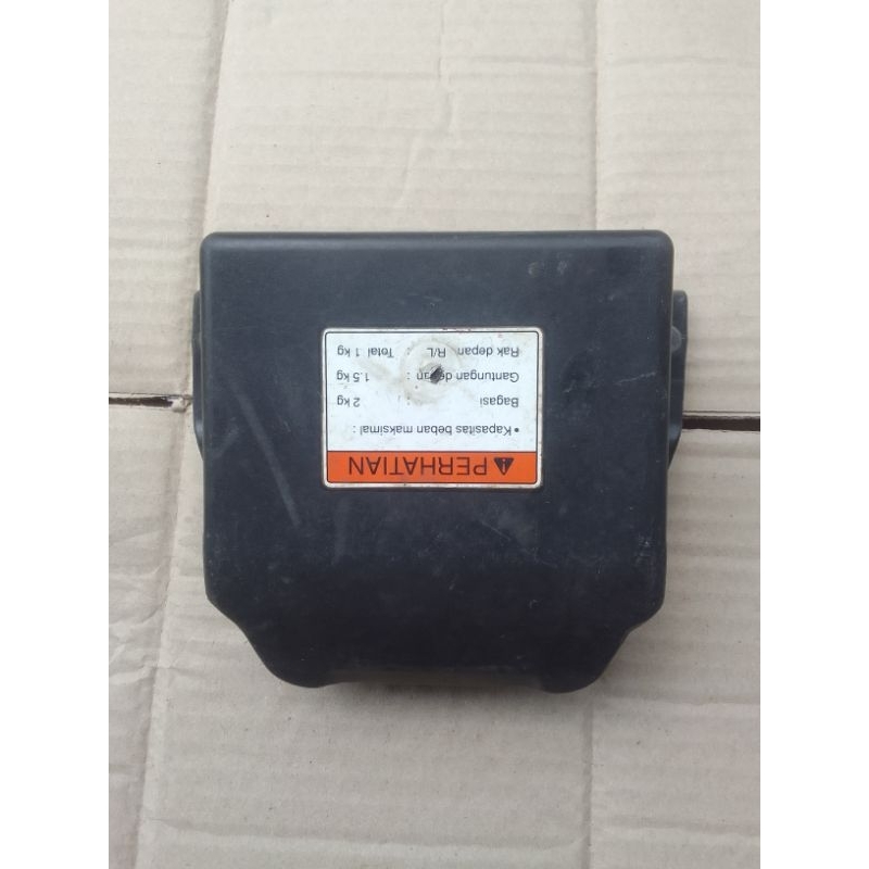 Cover Tutup Aki Accu Suzuki SkyDrive Barang Cabutan Original