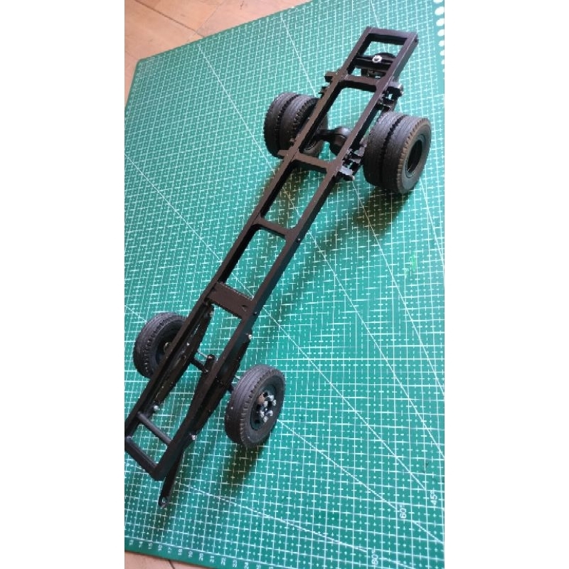 Chassis miniatur truk canter set ban skala 14 alumunium