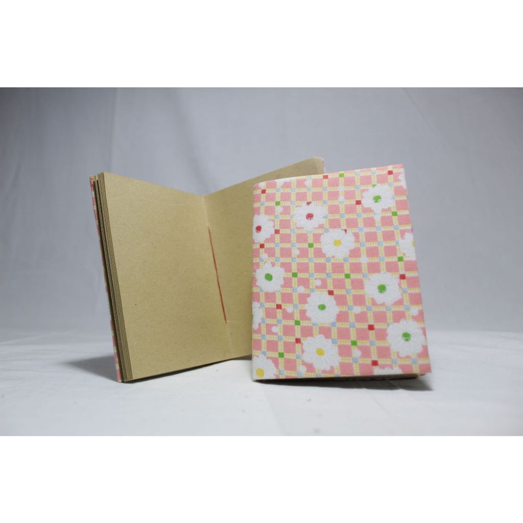 

SND Mini Jurnal Batik Pink Motiv Bunga Handmade A6