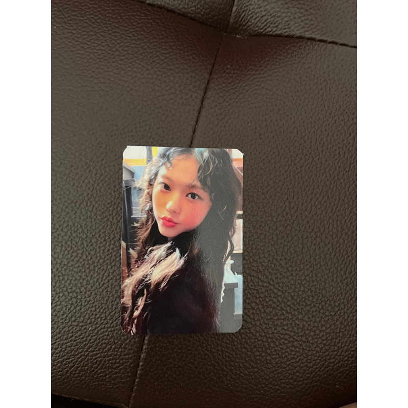 

photocard haerin unofficial
