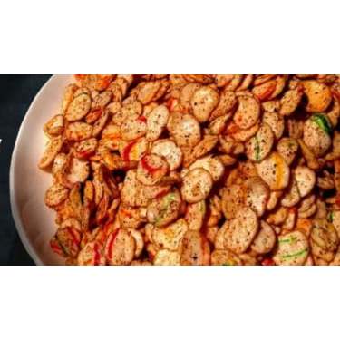 

Kerupuk Seblak Pedas Gurih 500gr - Misterbantet Snackpro