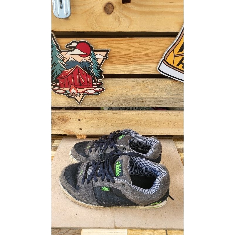 Preloved Skateshoes, Adio Radley