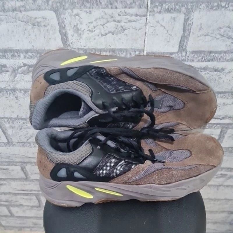 sepatu adidas yeezy 700 mauve second size 43