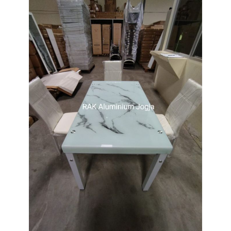 Meja makan putih kaca tempered 1 set kursi
