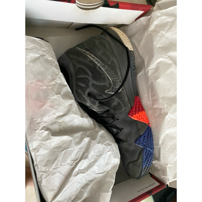 Sepatu Basket Kyrie Irving 4