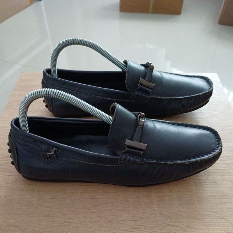 sepatu second Ferrari size 38