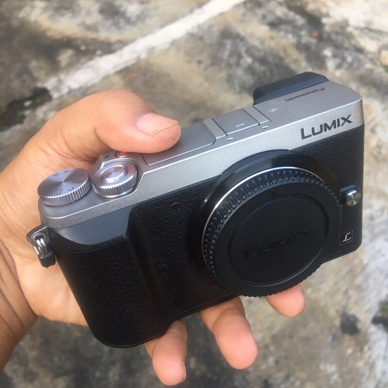 kamera lumix gx85 body only