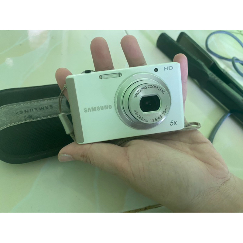 Camera digital SAMSUNG 14.2MP 5x zoom