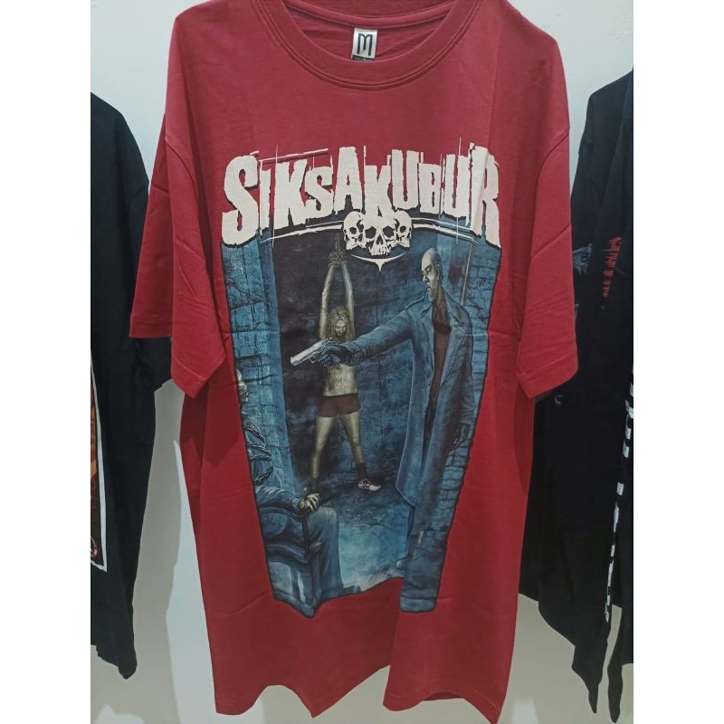 T-shirt siksa kubur di bawah nol