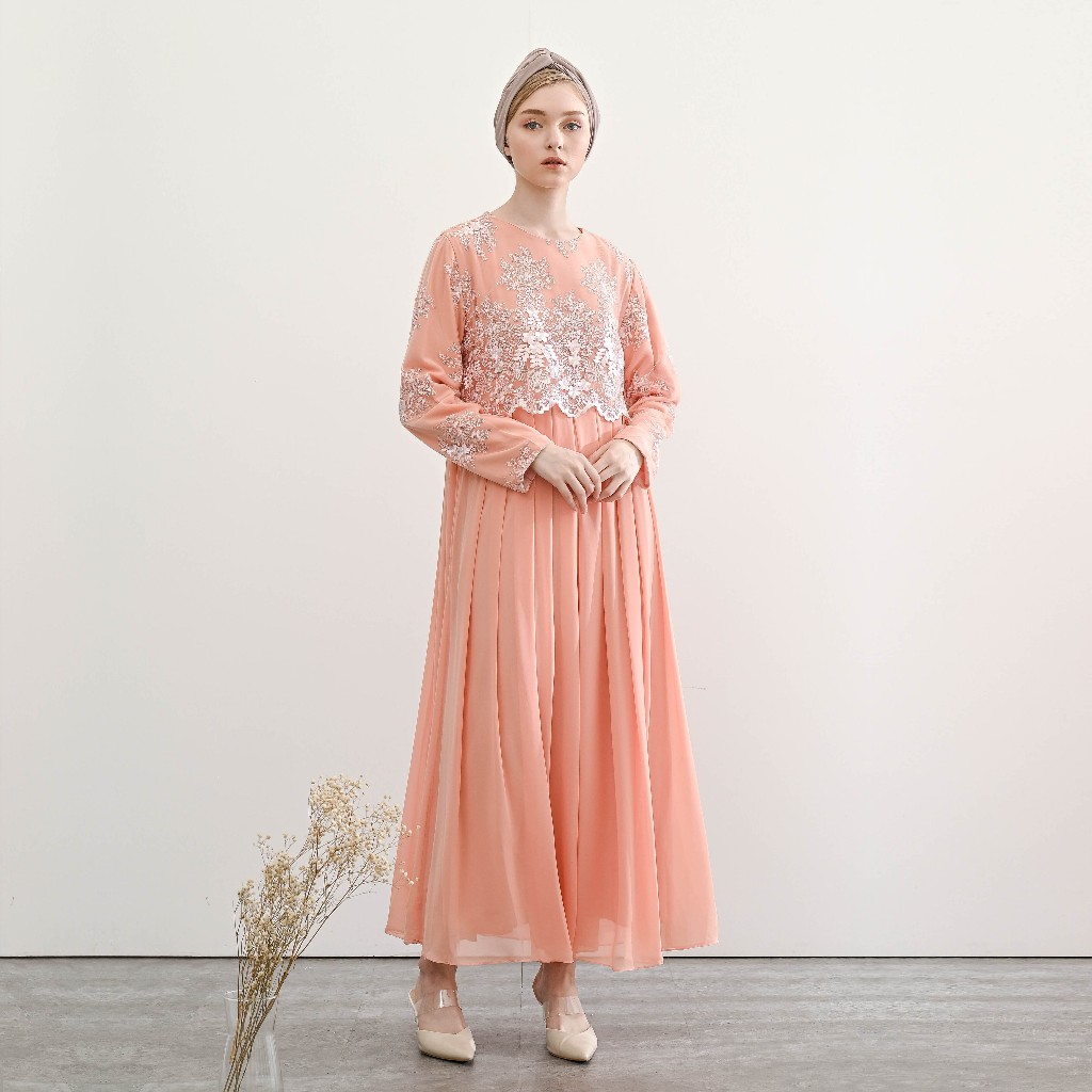 Dress Club Solitaire 1610